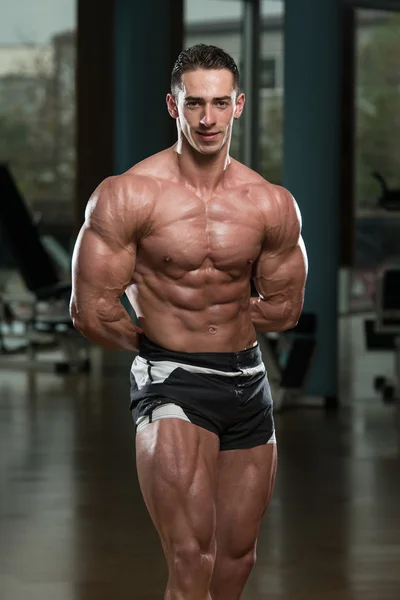 Serious BodyBuilder Standing In The Gym — Stock Photo, Image