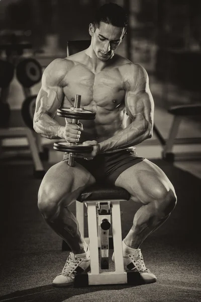 Young Man Doing Exercise For Biceps — Stock Photo, Image