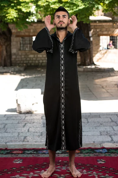 Young Muslim Guy Praying — Stock Photo, Image