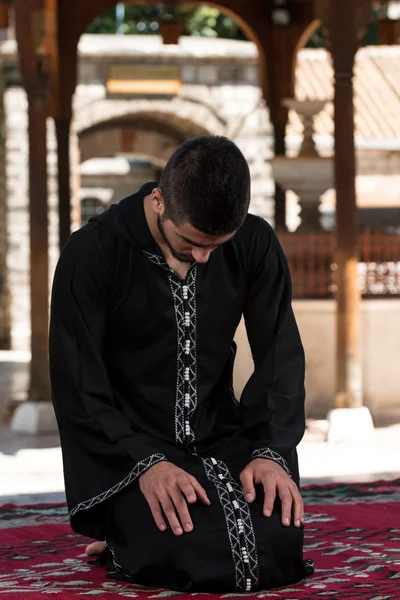 Young Muslim Guy Praying — Stock Photo, Image