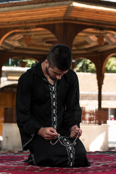 Young Muslim Guy Praying — Stock Photo, Image