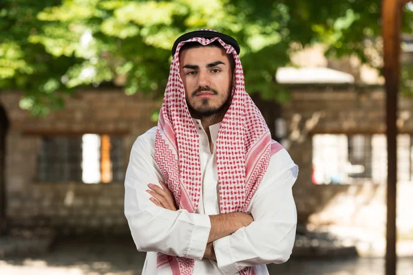 Moderno hombre de negocios árabe — Foto de Stock