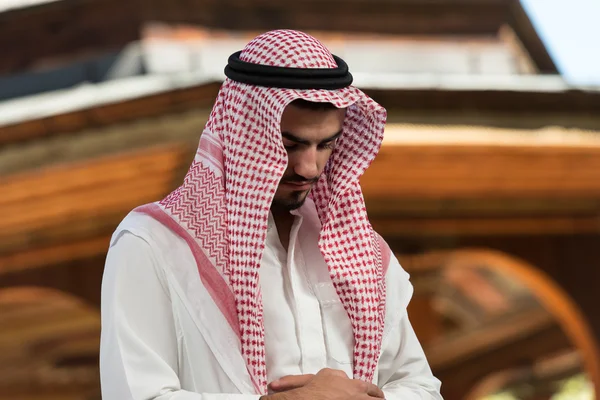 Muslim Man Praying Di Masjid — Stok Foto