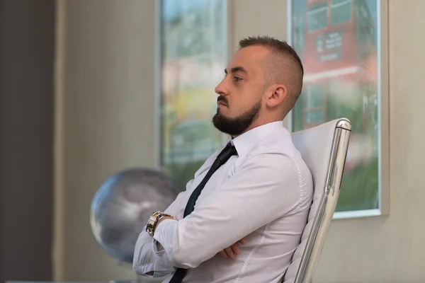 Retrato de jovem empresário — Fotografia de Stock