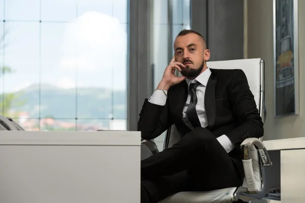 Retrato de jovem empresário — Fotografia de Stock