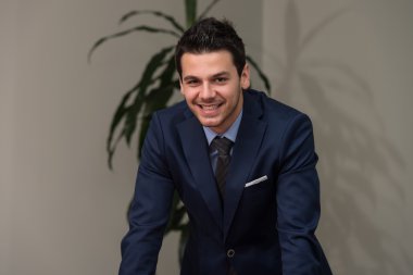 Kendine güvenen işadamı portresi