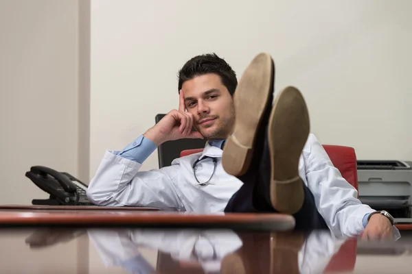 Young Doctor Relaxes — Stock Photo, Image