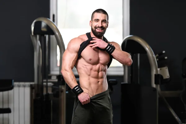 Young Man Standing Strong Gym Flexing Muscles Muskelatletisk Kroppsbyggare Fitness — Stockfoto