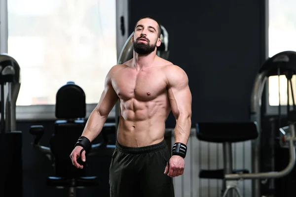 Young Man Standing Strong Gym Flexing Muscles Muscular Athletic Bodybuilder — Stock Photo, Image