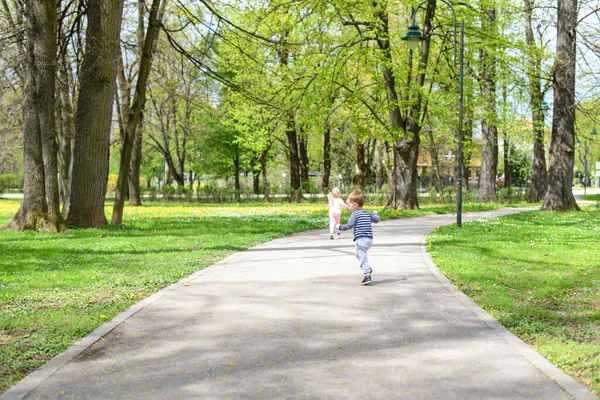 Happy Little Kids Enjoy Playing Running Park Active Boy Girl — Fotografia de Stock