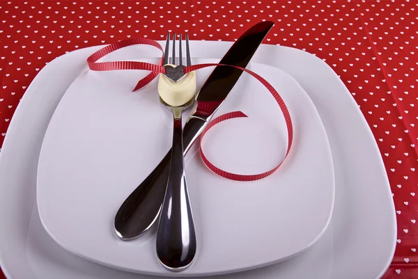 Cenário de mesa para o jantar do Dia dos Namorados — Fotografia de Stock