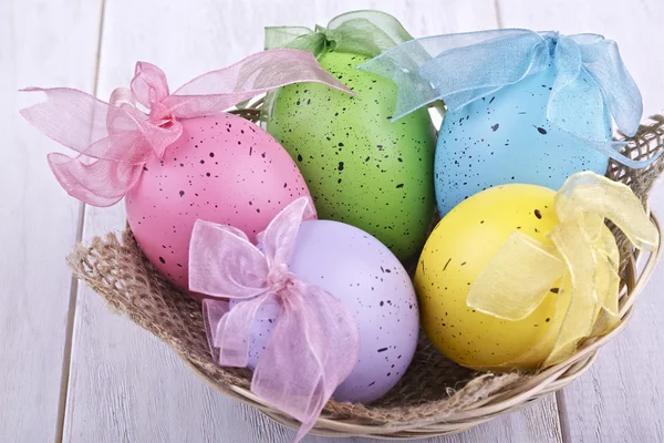 Coloridos huevos de Pascua — Foto de Stock