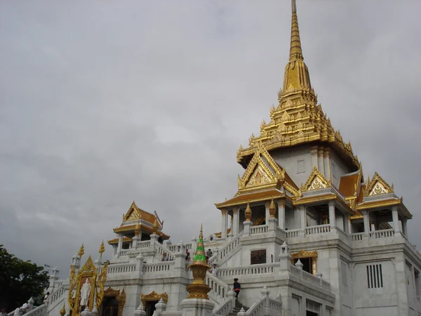 WAT traimit tr bangkok