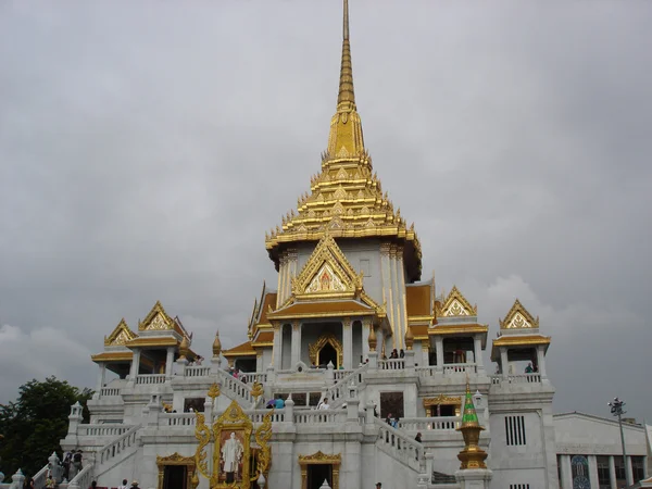 WAT traimit tr bangkok