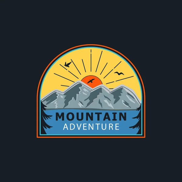 Illustration Montagne Aventure Plein Air Conception Insignes Vectoriels Pour Les — Image vectorielle