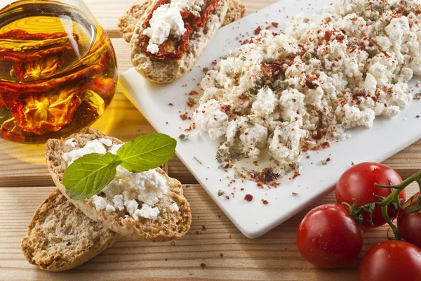 Kahverengi ekmek spread ile — Stok fotoğraf