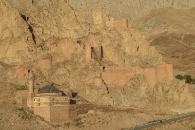 İshak Paşa Sarayı