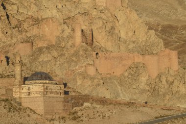 İshak Paşa Sarayı