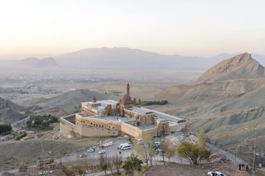 İshak Paşa Sarayı