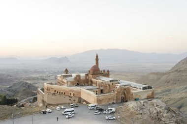 İshak Paşa Sarayı