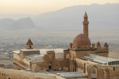 İshak Paşa Sarayı