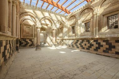 İshak Paşa Sarayı