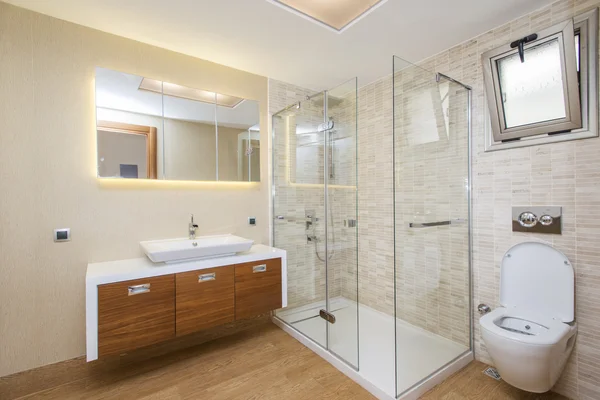 Ampio bagno moderno — Foto Stock