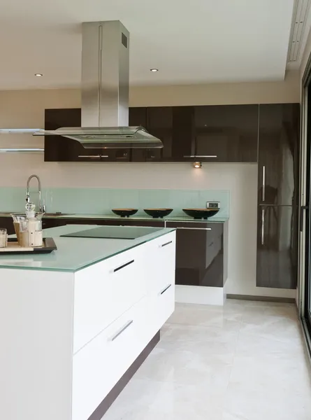 Bright modern kitchen — Stock Photo, Image
