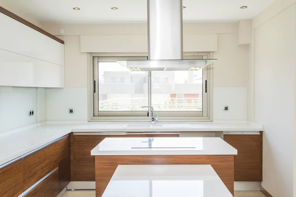 Bright modern kitchen — Stock Photo, Image