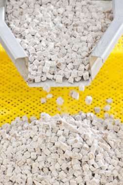 kuru incir, şekilleri küp kesilmiş