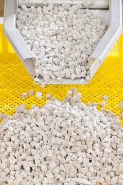 kuru incir, şekilleri küp kesilmiş