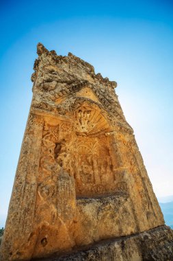 Alahan Manastırı, Anadolu'nun güneyinde, Küçük Asya'nın Mut ilçesinde, Isauria dağlarında bulunan beşinci yüzyıl yapılarından oluşan bir komplekstir..