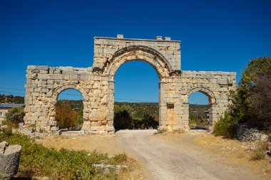 Türkiye 'nin Mersin kentindeki Zeus Diokaesareia Tapınağı (Uzunaburc) Antik Kent