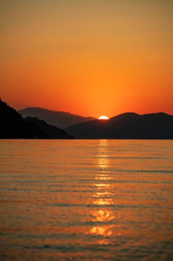 Denizin üzerinde gün doğumu, Türkiye