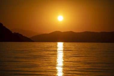 Denizin üzerinde gün doğumu, Türkiye