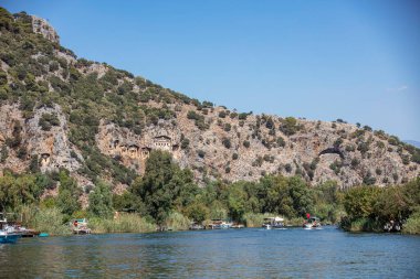 Kaunos Dalyan 'daki kaya kesimli tapınak mezarları - Türkiye (Türkçe adı; kaya mezarları) Antik Dalyan vadisi Kaunos kenti, Türkiye. Kaunos (Latince: Caunus), Anadolu 'da bir şehirdir.