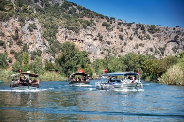 Kaunos Dalyan 'daki kaya kesimli tapınak mezarları - Türkiye (Türkçe adı; kaya mezarları) Antik Dalyan vadisi Kaunos kenti, Türkiye. Kaunos (Latince: Caunus), Anadolu 'da bir şehirdir.