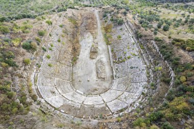 Germencik, Aydın, Aydın. Aydın 'ın Maeander antik sahasındaki Magnesia Stadyumu. Stadyum İ.Ö. 1.-2. yüzyıldan kalma..