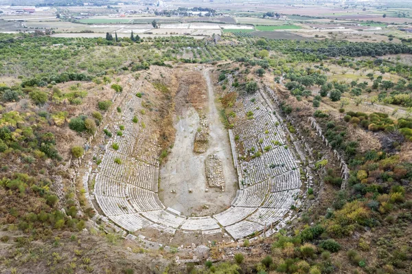 Germencik, Aydın, Aydın. Aydın 'ın Maeander antik sahasındaki Magnesia Stadyumu. Stadyum İ.Ö. 1.-2. yüzyıldan kalma..