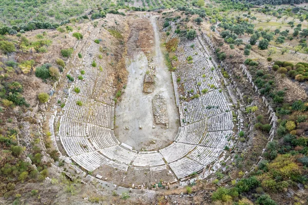 Germencik, Aydın, Aydın. Aydın 'ın Maeander antik sahasındaki Magnesia Stadyumu. Stadyum İ.Ö. 1.-2. yüzyıldan kalma..