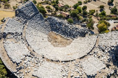 Selge antik Pisidia 'da ve daha sonra Pamphylia' da, günümüz Antalya ilinin Taurus Dağı 'nın güney yamacında Eurymedon Nehri' nin bulunduğu bölgede önemli bir şehirdi..