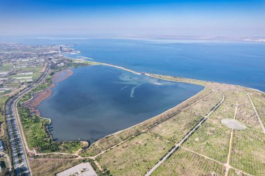 Inciralti Şehir Ormanı 'nın hava manzarası İzmir Türkiye.