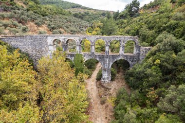 Izmir ili antik Pollio su kemeri bringe kalıntıları. Türkiye