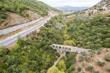 Izmir ili antik Pollio su kemeri bringe kalıntıları. Türkiye