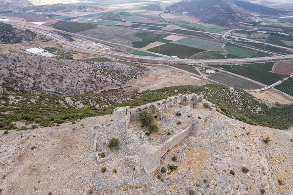 位于Torbal和Selcuk之间的海拔300米的Alaman山的山羊城堡 — 图库照片