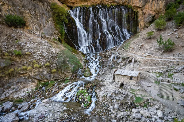 Elif Cascade Kapuzbasi Cascade Dans Parc National Aladaglar Arbres Verts — Photo