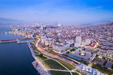 İzmir 'in gündüz İHA' lı havadan çekilmiş fotoğrafı
