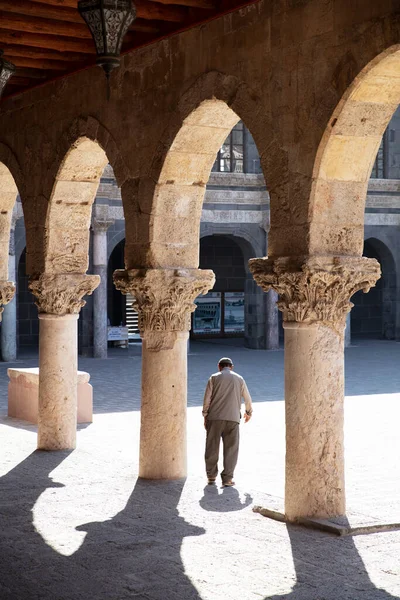 Ulu Cami Diyarbakir Gran Mezquita Amanecer Turquía Oriental Patio Interior — Foto de Stock