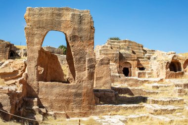 Mardin, Dara Antik Şehir. Mezopotamya. Mardin, Türkiye. Dara Antik Şehir, Mezopotamya 'nın en önemli yerleşimlerinden biri..