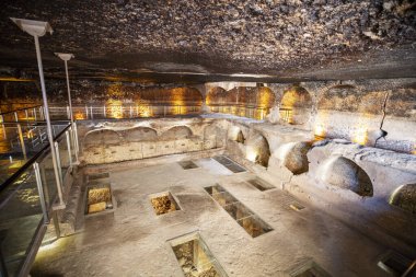 Mardin, Dara Antik Şehir. Mezopotamya. Mardin, Türkiye. Dara Antik Şehir, Mezopotamya 'nın en önemli yerleşimlerinden biri..